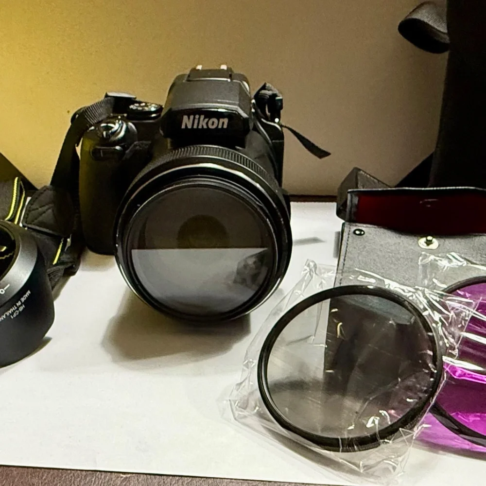 Awesome Nikon coolpix 1000 package